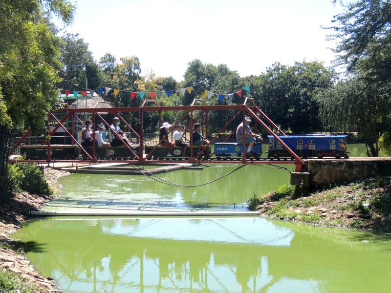 Motor-racing at Zwartkops Raceway