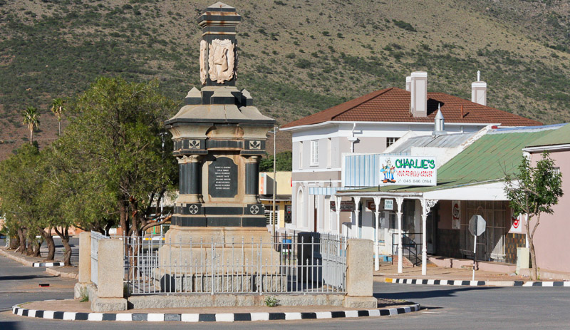 Tarkastad war memorial